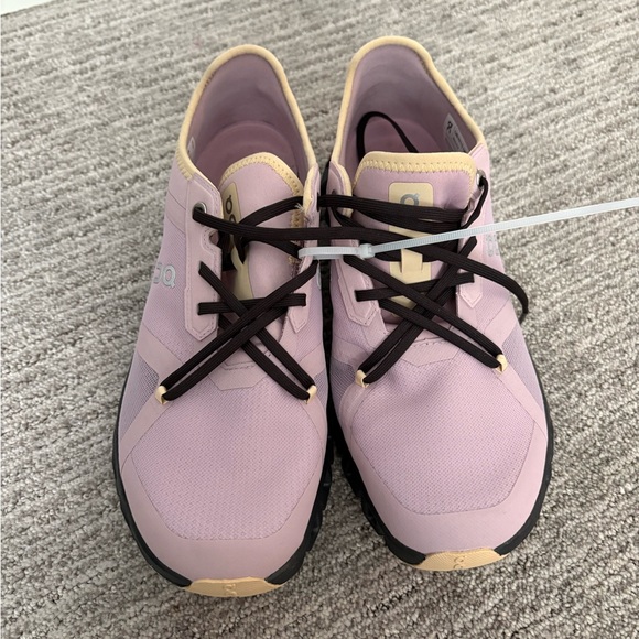 On Running Women's Lavender and Beige Sneakers - Picture 1 of 8